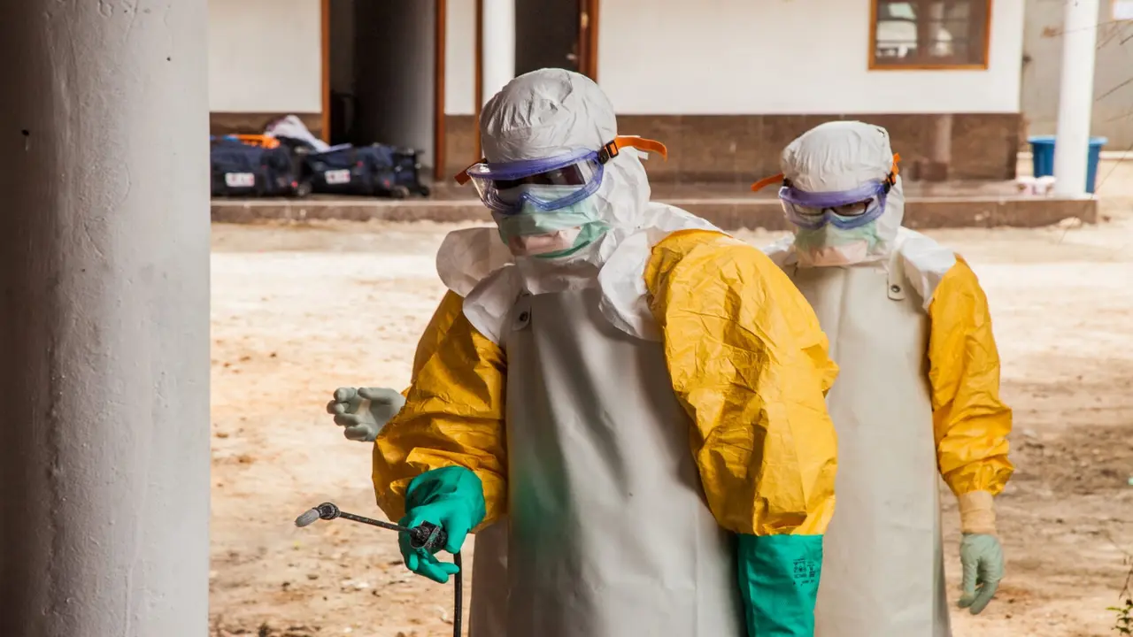 Ebola bùng phát, nguy cơ xâm nhập vào Việt Nam ra sao?