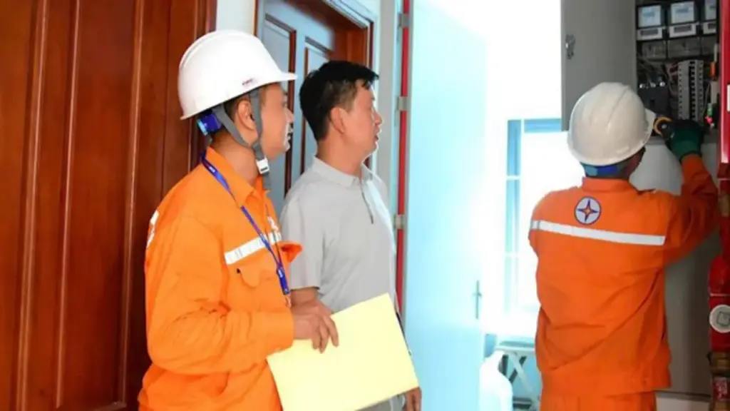 EVNHANOI tuyên truyền, hướng dẫn thực hiện đúng giá bán lẻ điện tại các điểm cho thuê nhà