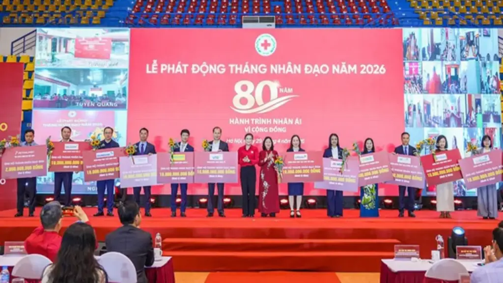 EximBank trao tặng 10 tỉ đồng hưởng ứng Tháng Nhân đạo năm 2026