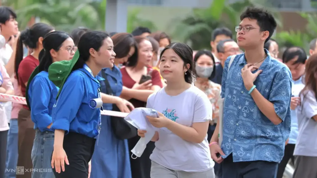 Gần 11.000 thí sinh bắt đầu cuộc đua lớp 10 trường chuyên