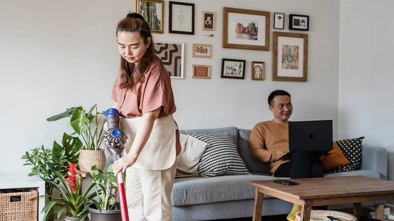 Gánh nặng khi sống cùng người 'sao cũng được'