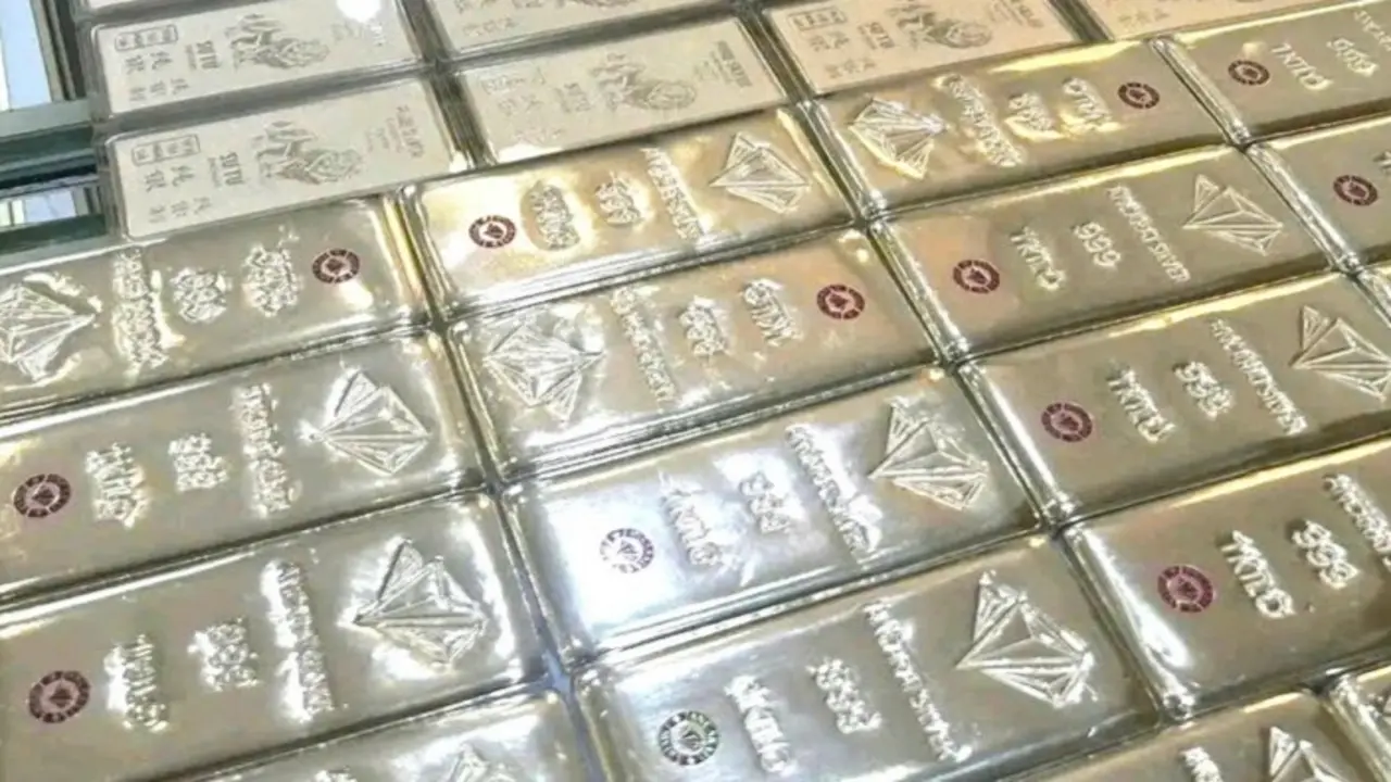 Giá bạc giảm 3 triệu đồng chỉ trong 1 phiên, dự báo đỉnh mới gây chú ý