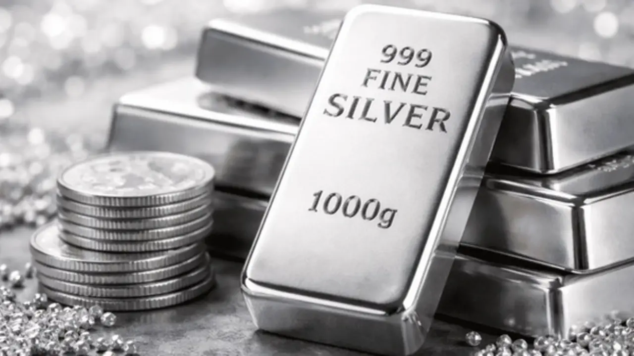Giá bạc hôm nay (18/5): Bạc trong nước bật tăng trở lại, trái chiều bạc thế giới lao dốc không phanh