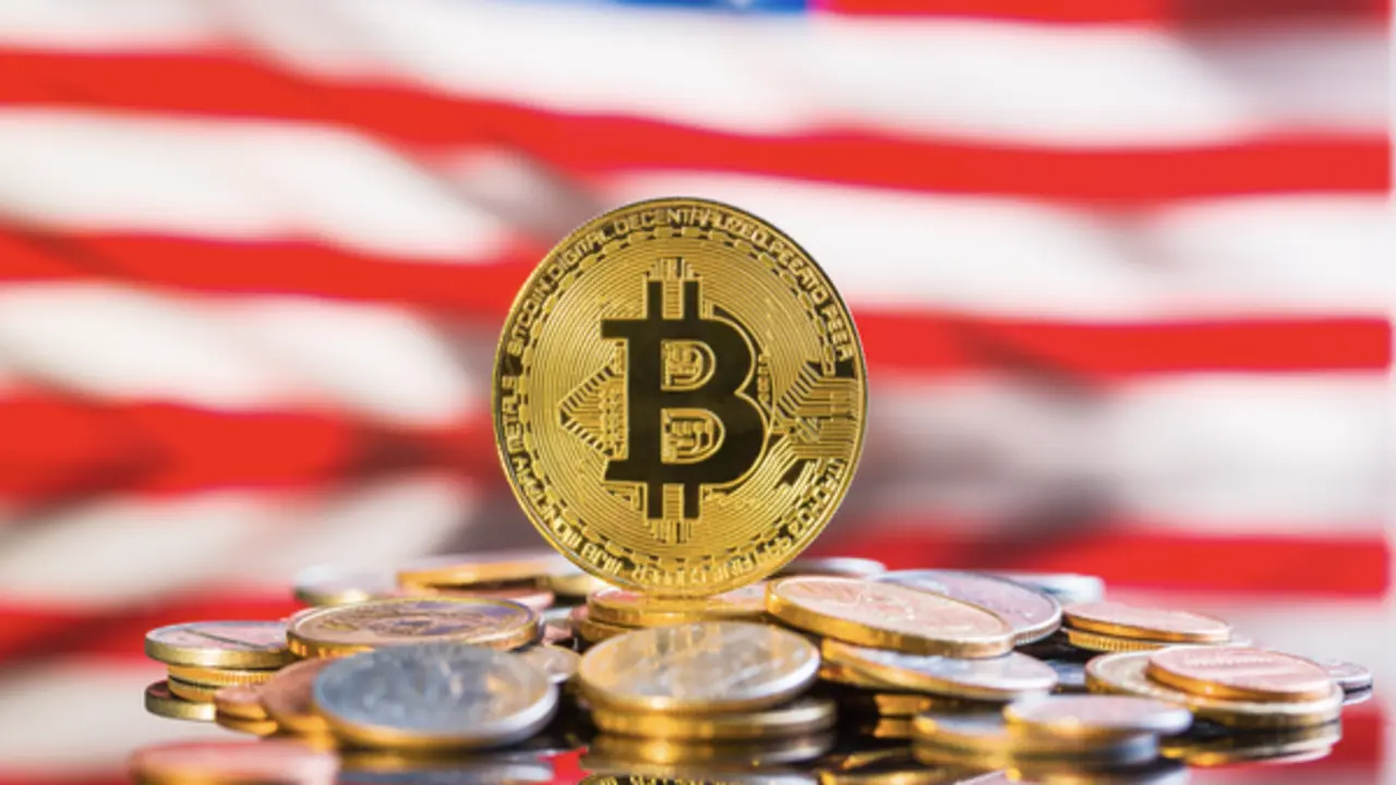 Giá Bitcoin hôm nay 15.5.2026: Tăng vọt lên 82.000 USD