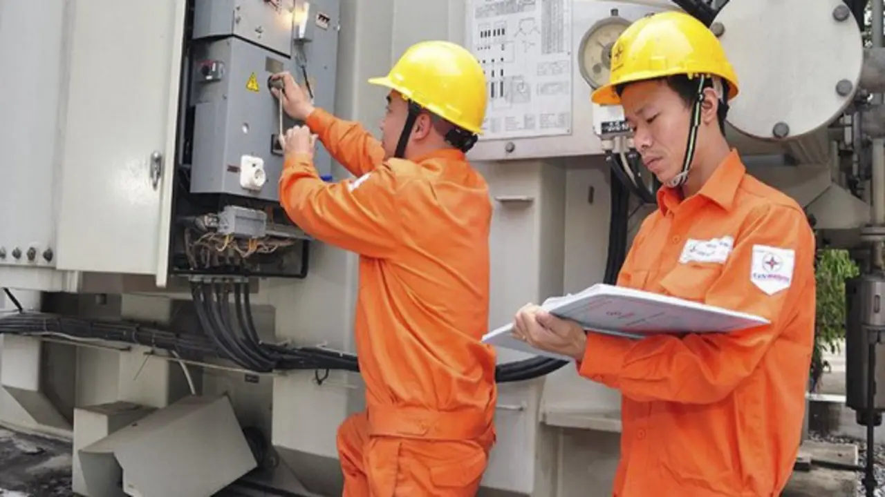 Giá điện giờ cao điểm đắt gần gấp 3 lần, người dùng nên sử dụng thế nào?