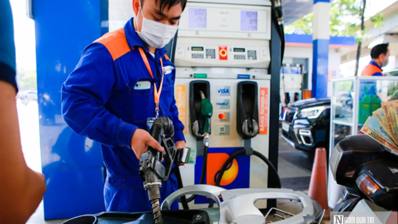 Giá xăng dầu đồng loạt giảm