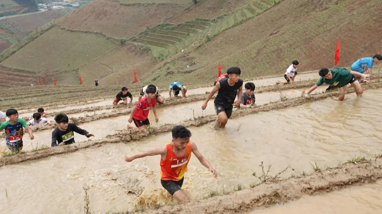 Giải chạy độc lạ nhất Việt Nam: Đua nhau leo ruộng bậc thang Mù Cang Chải
