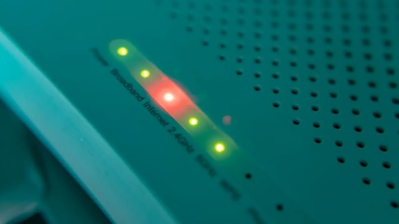 Giải mã tín hiệu đèn chớp nháy liên tục trên router Wi-Fi