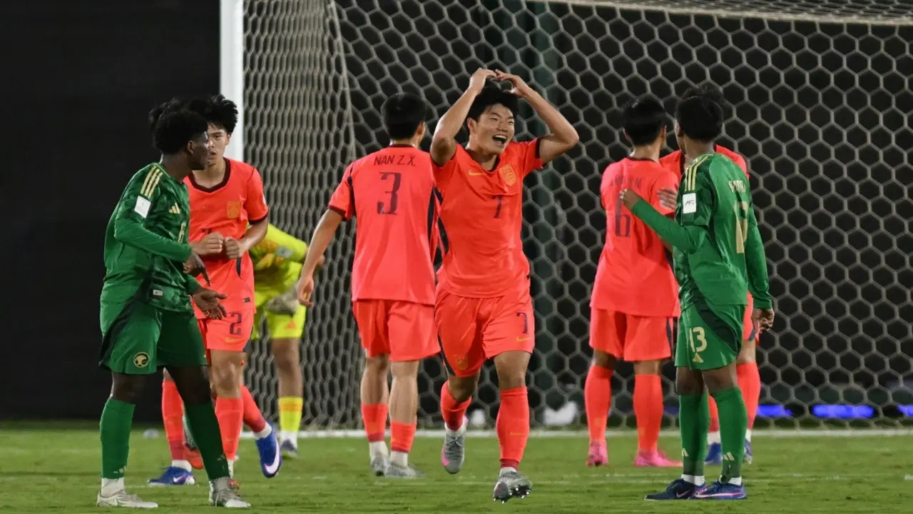 Hạ chủ nhà Arab Saudi, Trung Quốc vào bán kết U17 châu Á