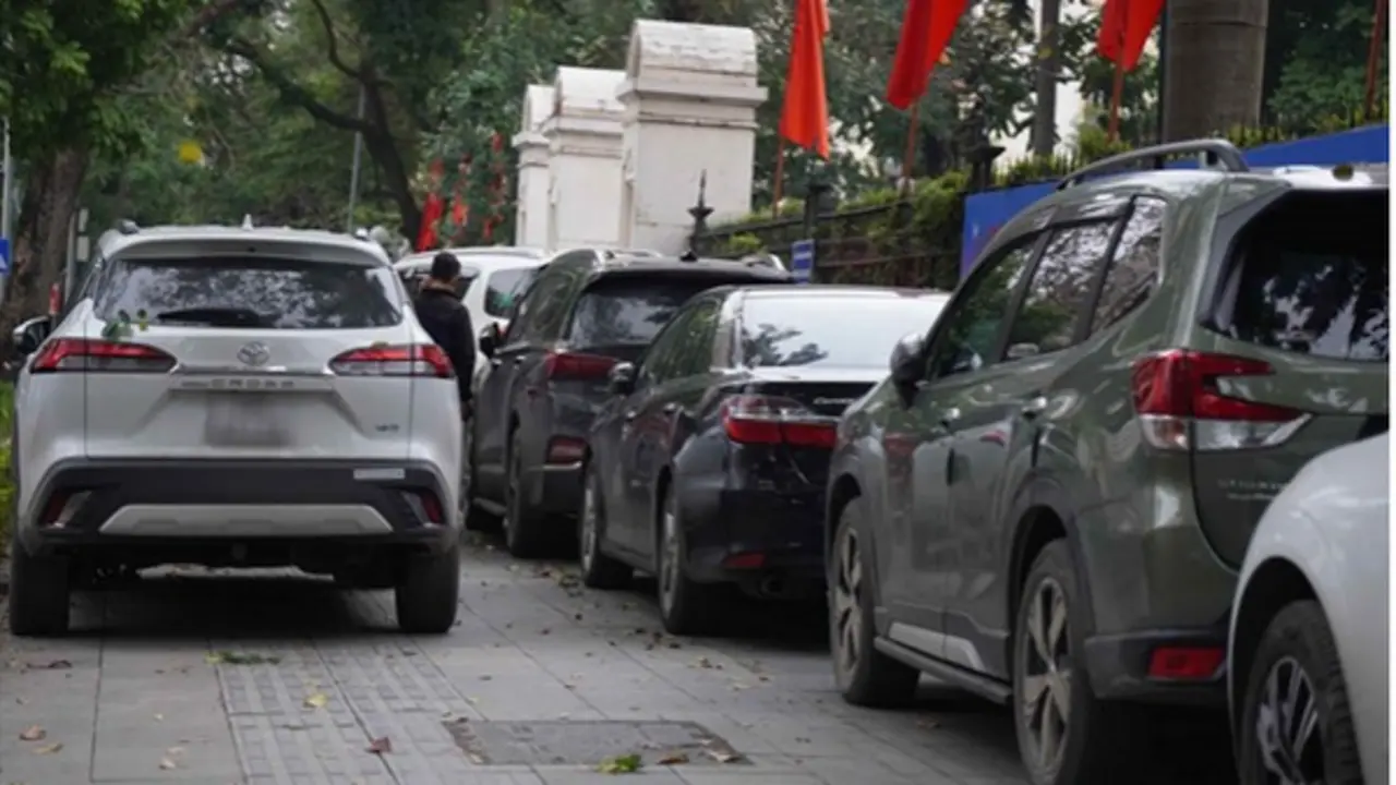 Hà Nội: Chính thức tăng phí sử dụng lòng đường, vỉa hè để trông giữ xe