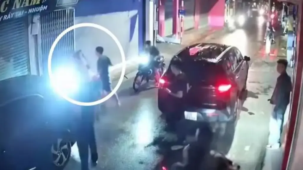 Hà Nội: Công an xác minh vụ 2 cô gái bị nhóm thanh niên đuổi đánh giữa đêm