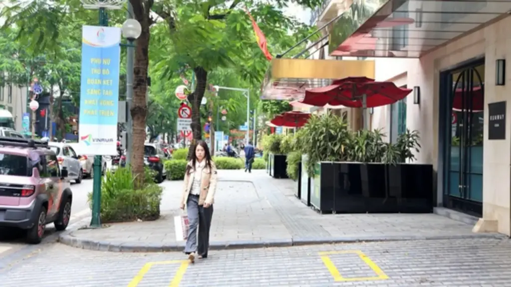 Hà Nội dự kiến giá thuê vỉa hè 45.000 đồng/m2/tháng để kinh doanh