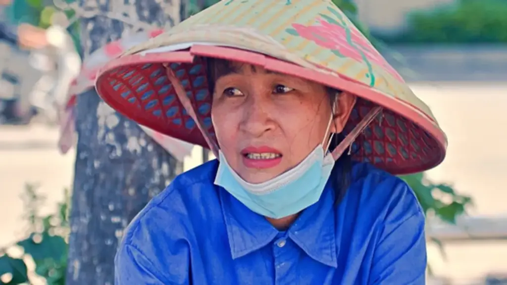 Hà Nội như 'chảo lửa', người lao động chật vật chống chọi nắng 40 độ C