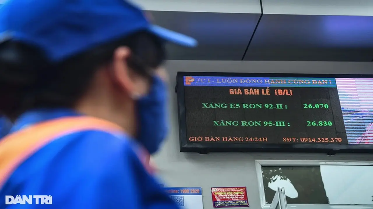 Hà Nội siết tồn kho RON 95 trước giờ chuyển sang xăng E10