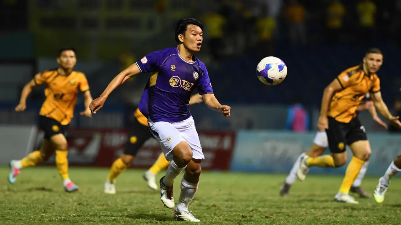 Hà Nội thua Thanh Hóa dù chơi hơn người