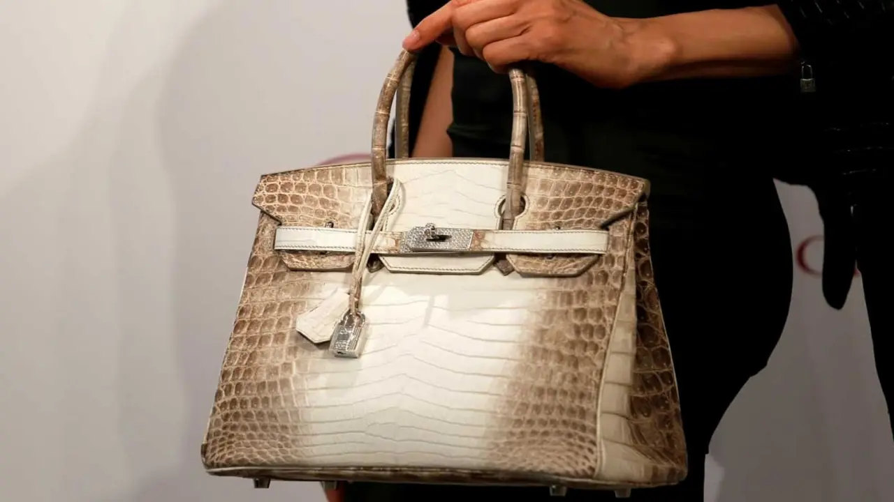 Hai túi Hermes bạch tạng của bà Trương Mỹ Lan được bán khởi điểm hơn 4 tỷ đồng