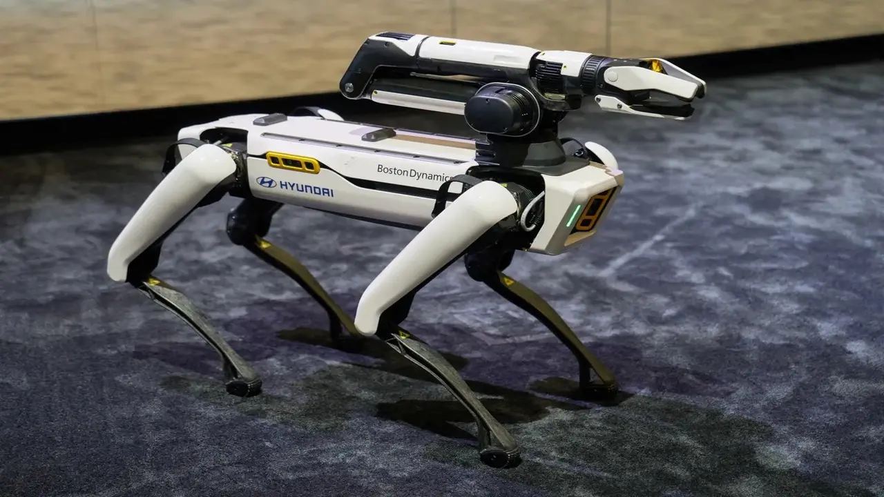 Hàn Quốc xem xét đưa robot ra chiến trường vì quân số giảm mạnh