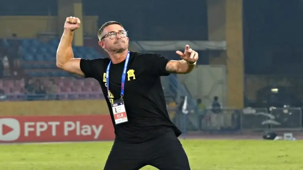 HLV Harry Kewell: 'HAGL không chơi bóng đá'