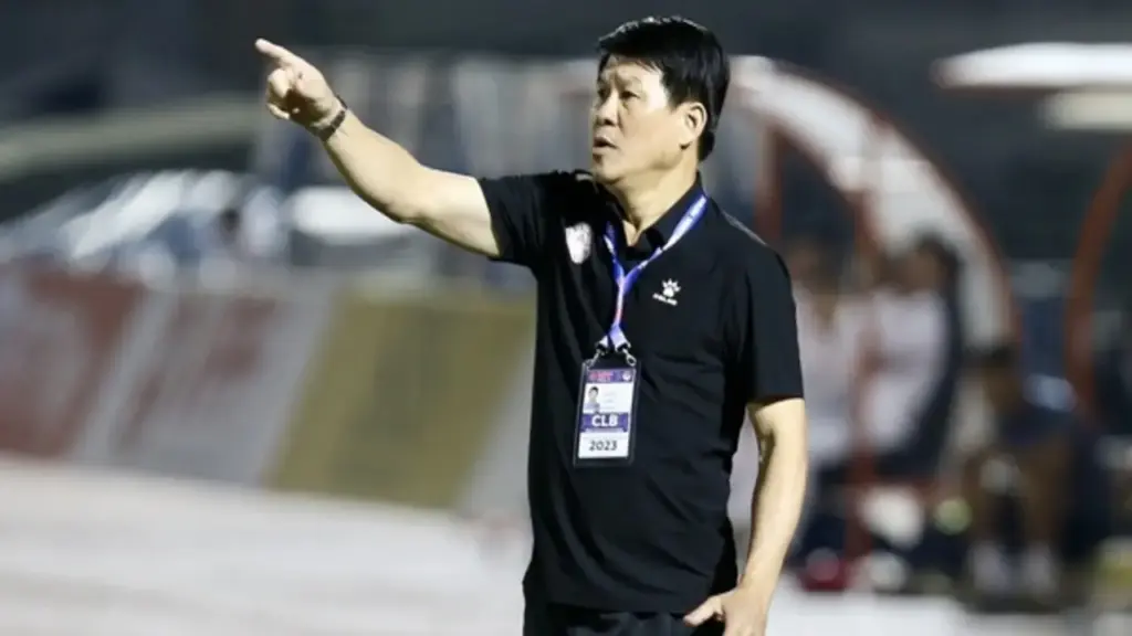 HLV Vũ Tiến Thành chia tay Ninh Bình, tái hợp HAGL khi V-League còn rất nóng