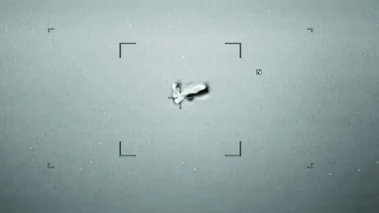 Hồ sơ mật hé lộ vụ 13 chiến đấu cơ từng truy đuổi UFO