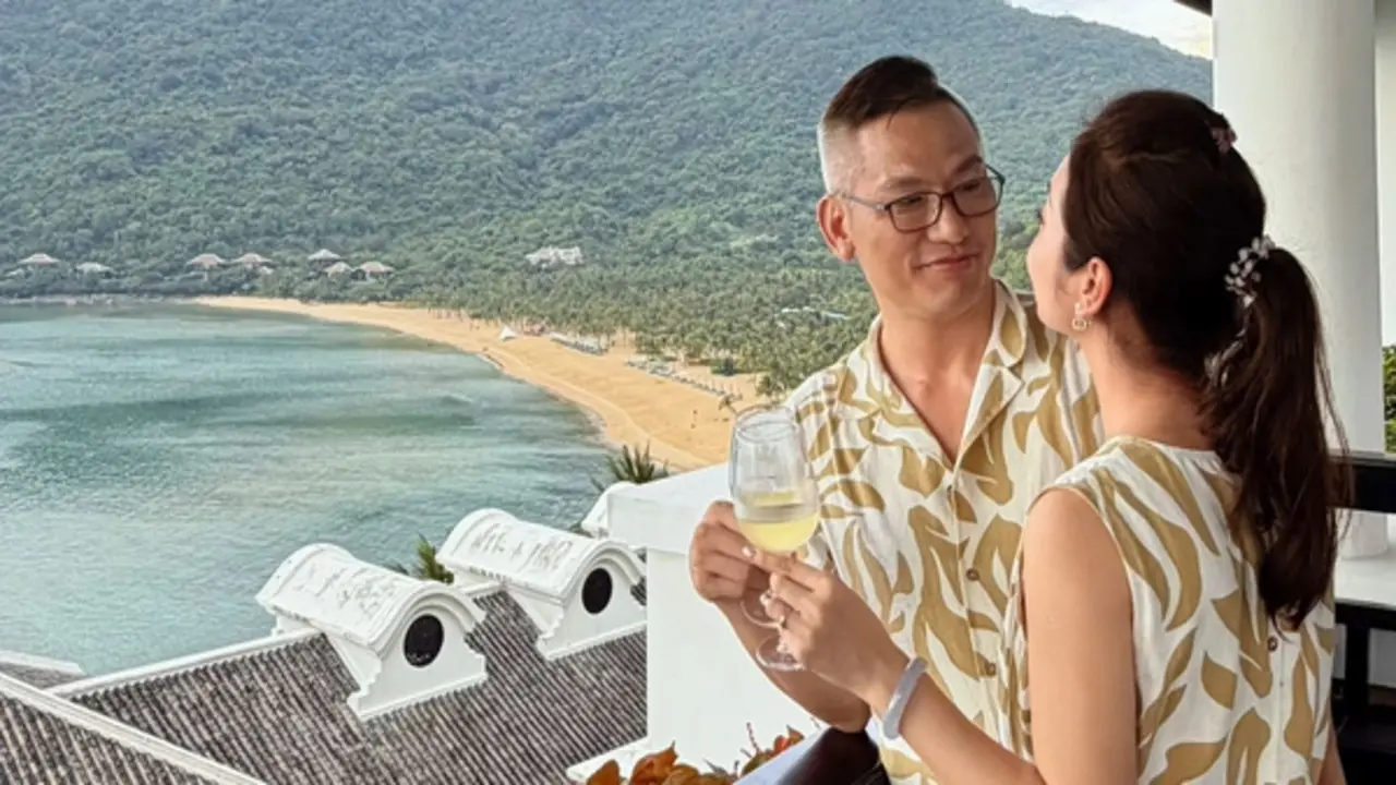 Hoa hậu đẹp bậc nhất Việt Nam khoe khoảnh khắc hạnh phúc bên chồng đại gia