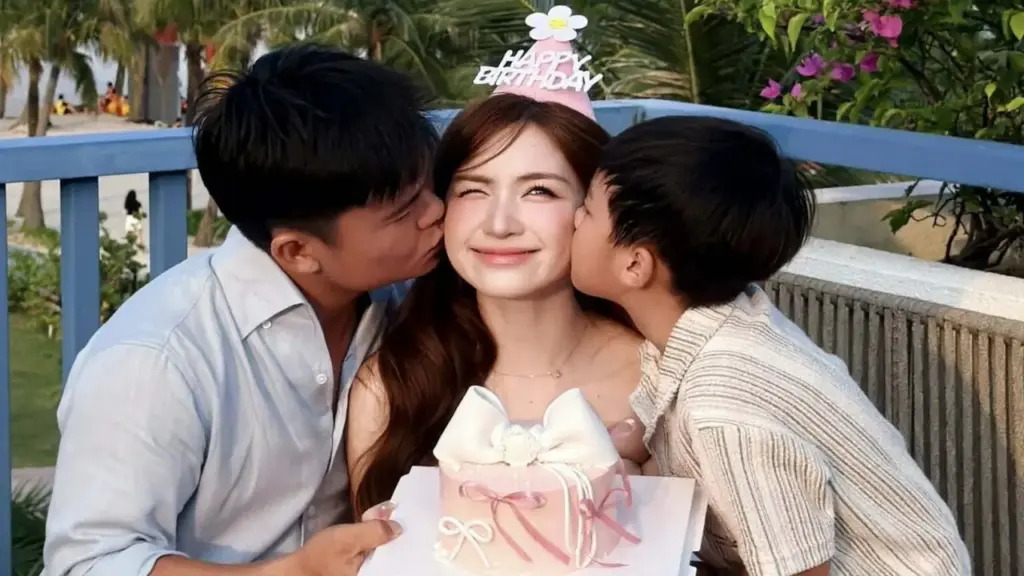 Hòa Minzy và chồng sắp cưới đón sinh nhật trên biển