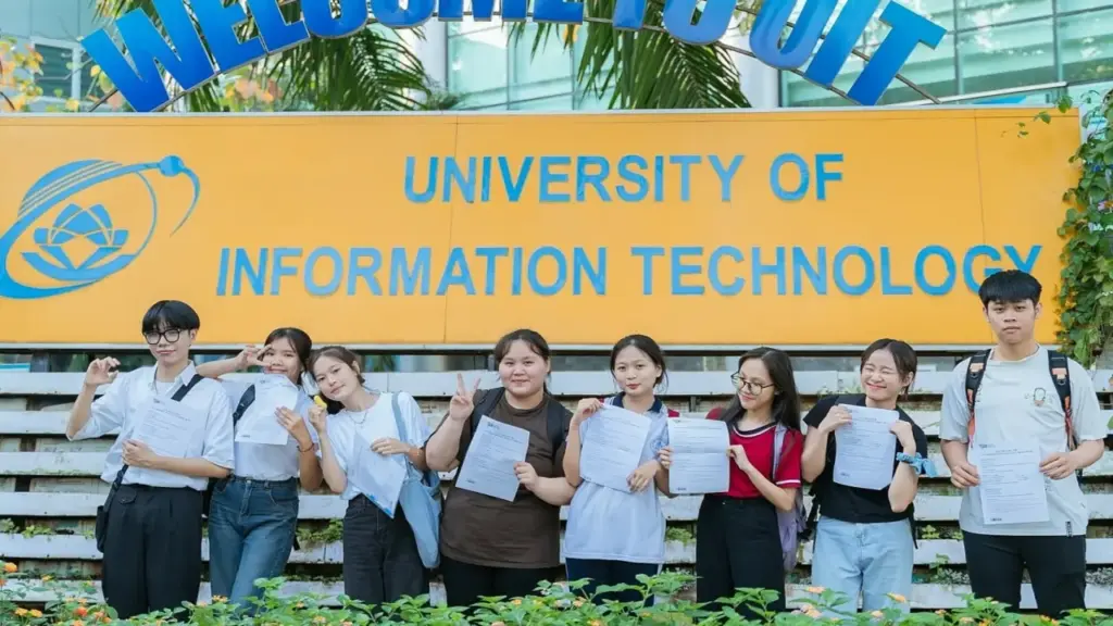 Học phí Đại học Công nghệ Thông tin tăng cao nhất 40%