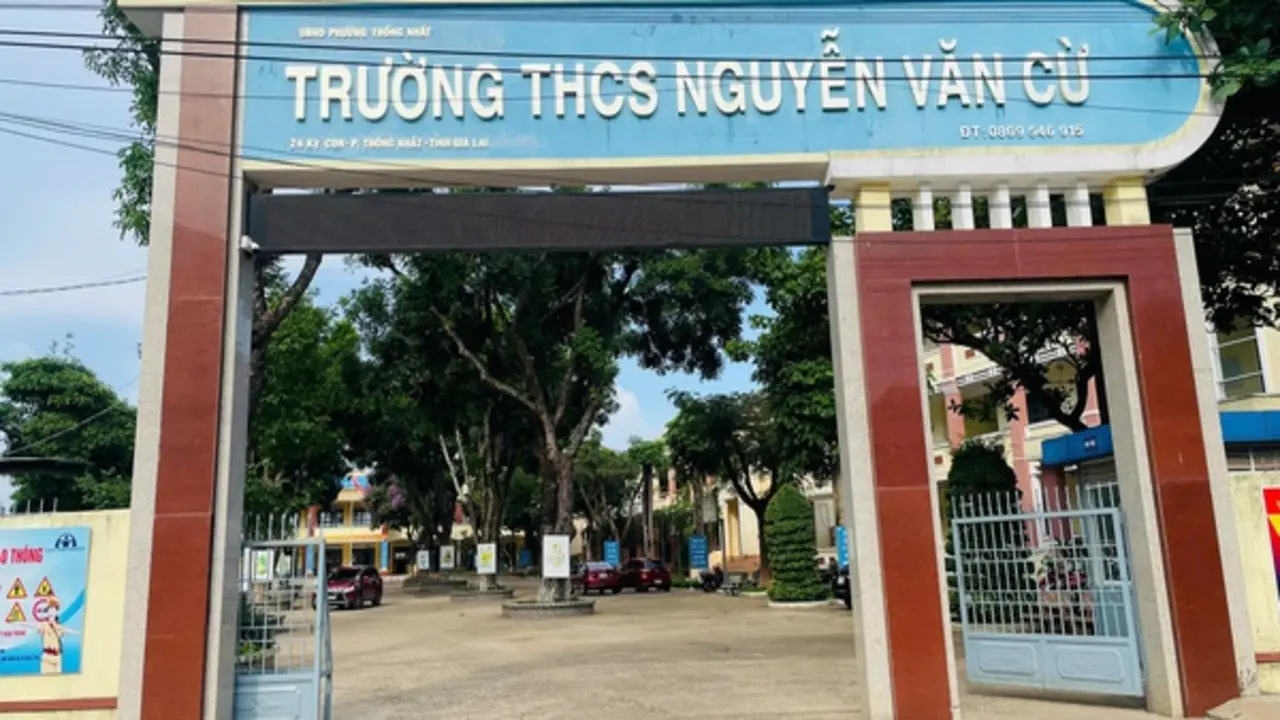 Học sinh lớp 8 dùng rìu tấn công bạn học trong lớp