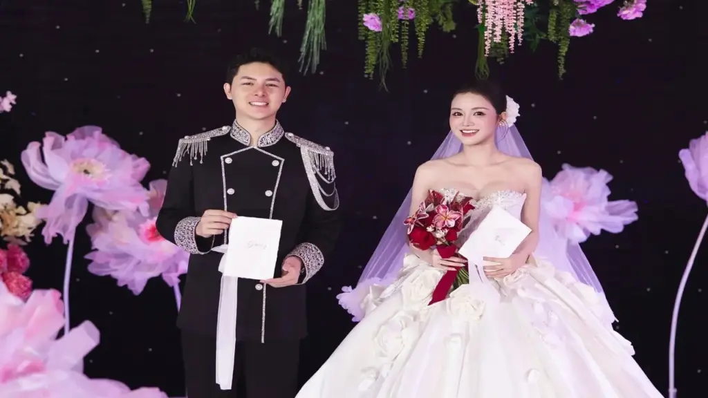 Hôn nhân của cặp đôi lệch tuổi vợ hơn chồng 9 tuổi ở Hà Nội