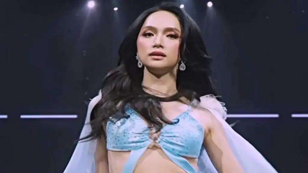 Hương Giang thi diễn áo tắm tại Miss Grand International