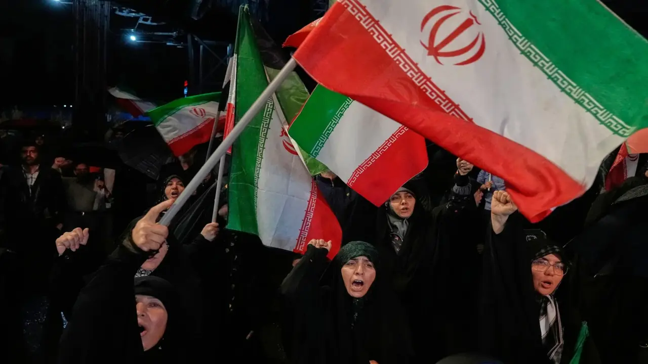 Iran cáo buộc Mỹ vi phạm lệnh ngừng bắn sau cuộc tấn công ở Bandar Abbas