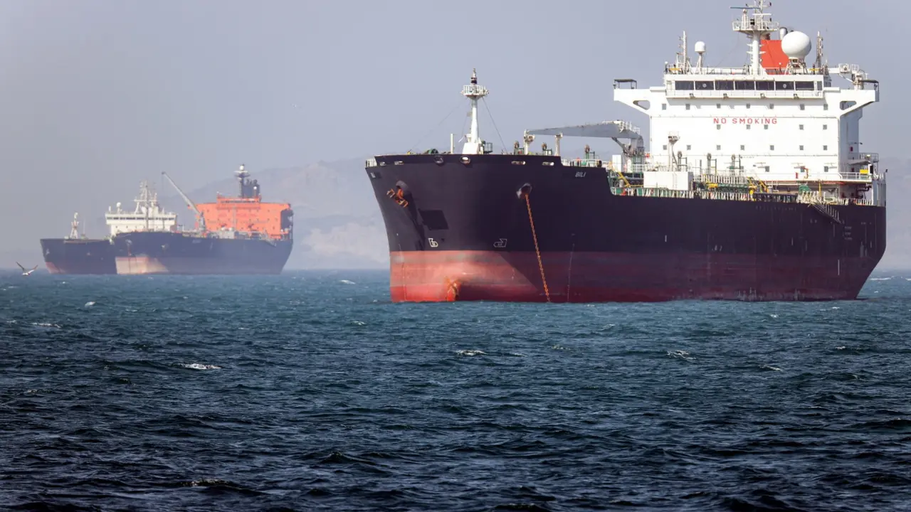 Iran thảo luận với Oman về cơ chế thu phí vĩnh viễn tại eo biển Hormuz