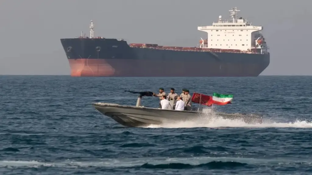 Iran thiết kế cơ chế kiểm soát mới với eo biển Hormuz