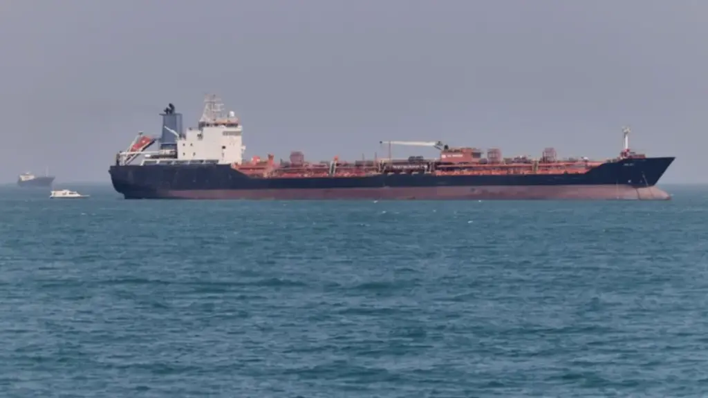 Iran tuyên bố tàu của ‘các nước thù địch’ vẫn bị cấm qua eo biển Hormuz
