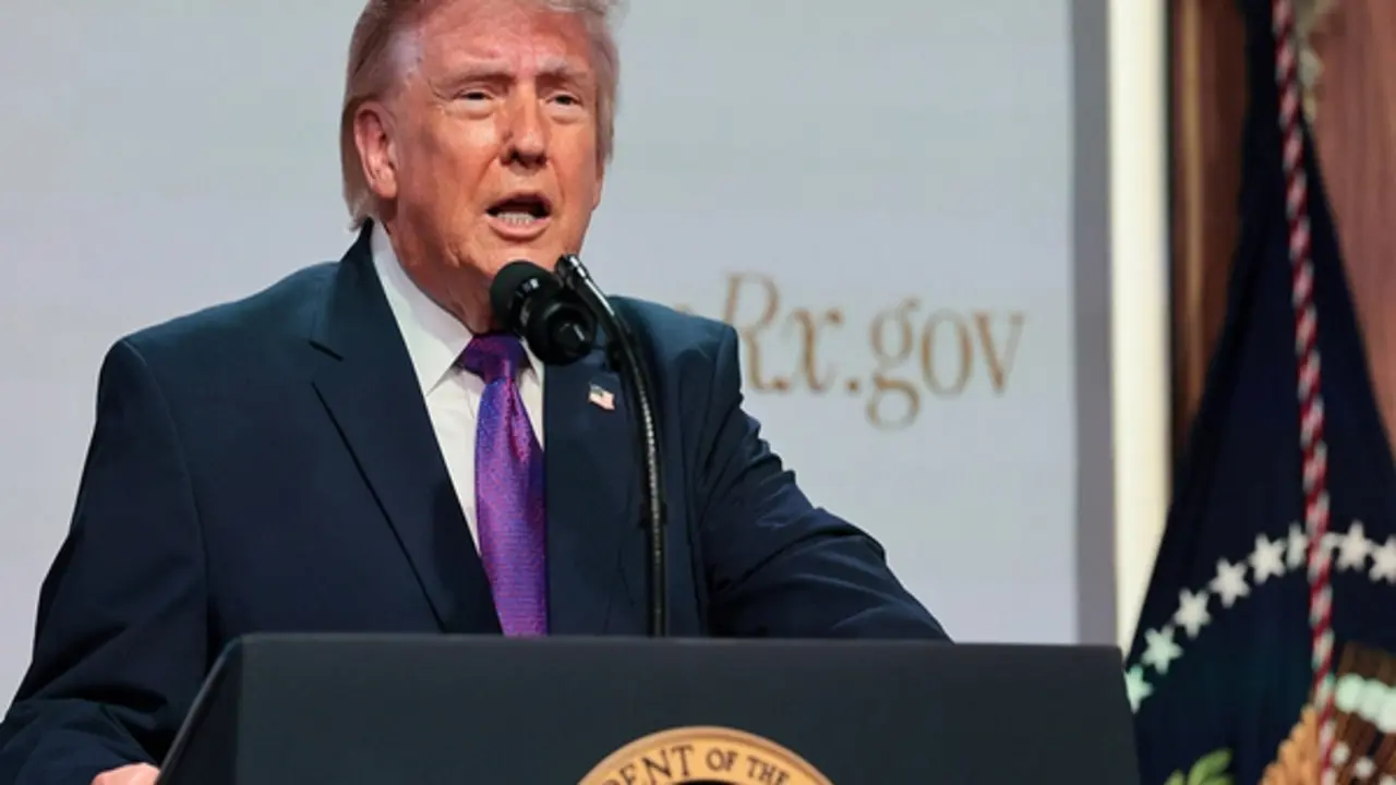 IRS bị "khóa tay" với hồ sơ thuế cũ của ông Trump