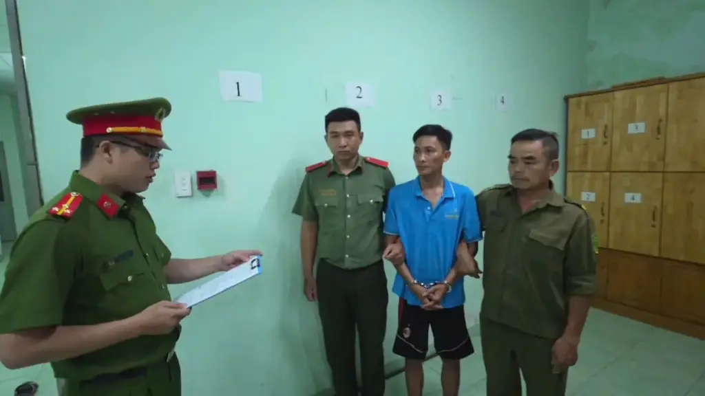 Kẻ đánh con riêng của vợ 'hờ' bị bắt