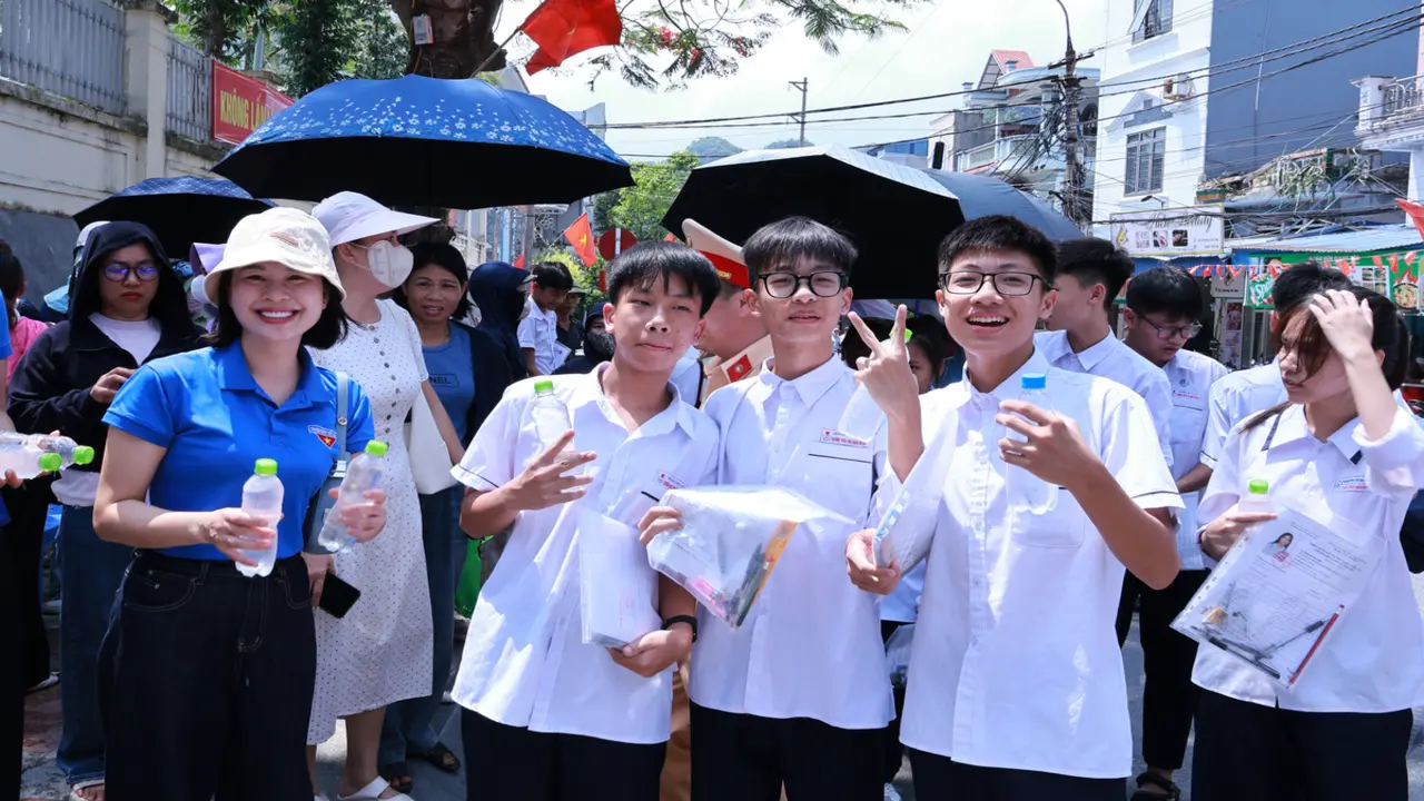 Kết thúc môn thi đầu tiên kỳ thi vào lớp 10 ở Hải Phòng, thí sinh đánh giá đề vừa sức