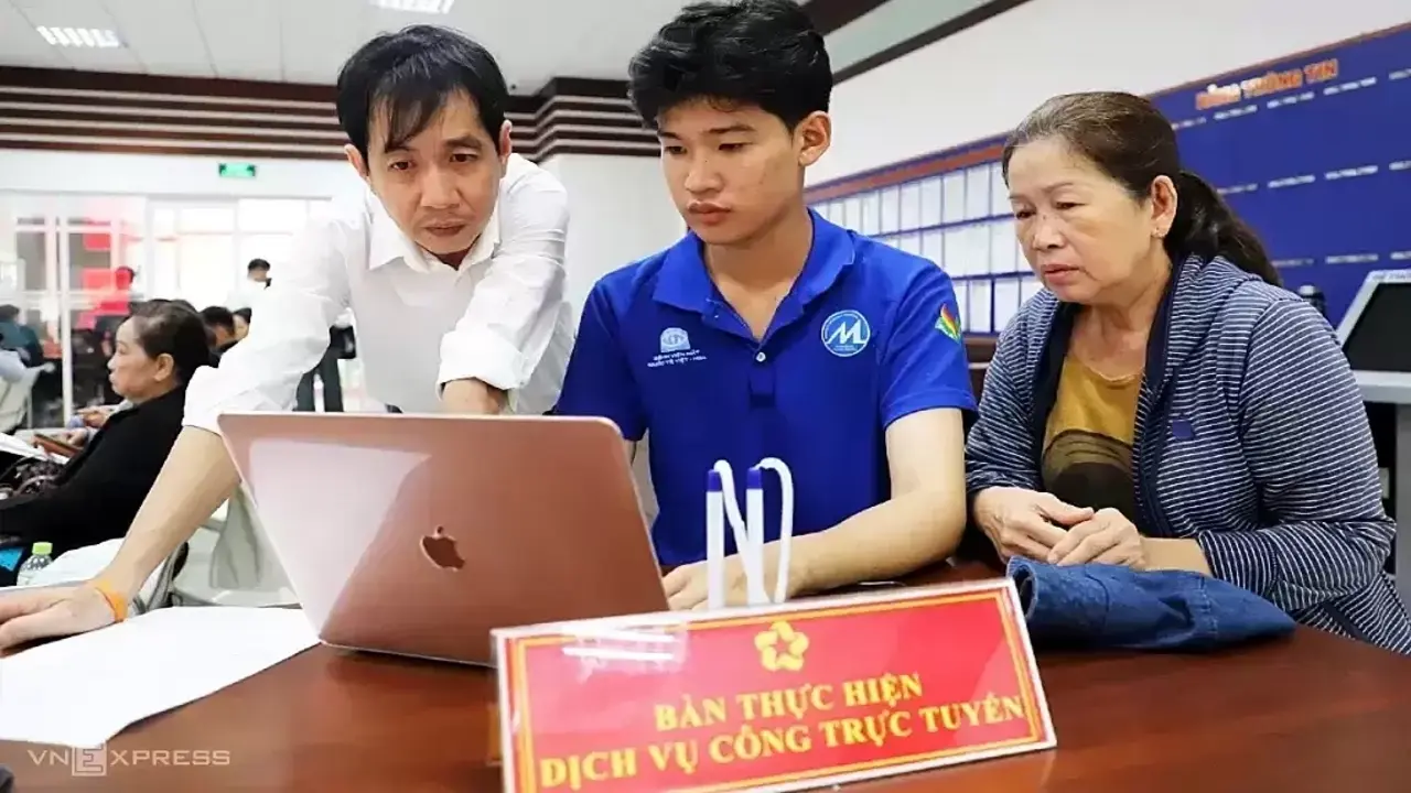 Khoảng 1% cán bộ TP HCM có trình độ tiến sĩ