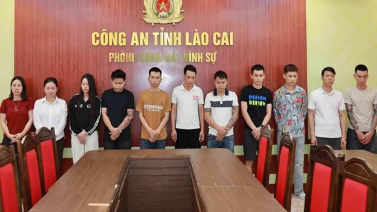 Khởi tố 11 đối tượng chuyên livestream "đổ thạch", chiếm đoạt 5 tỷ đồng