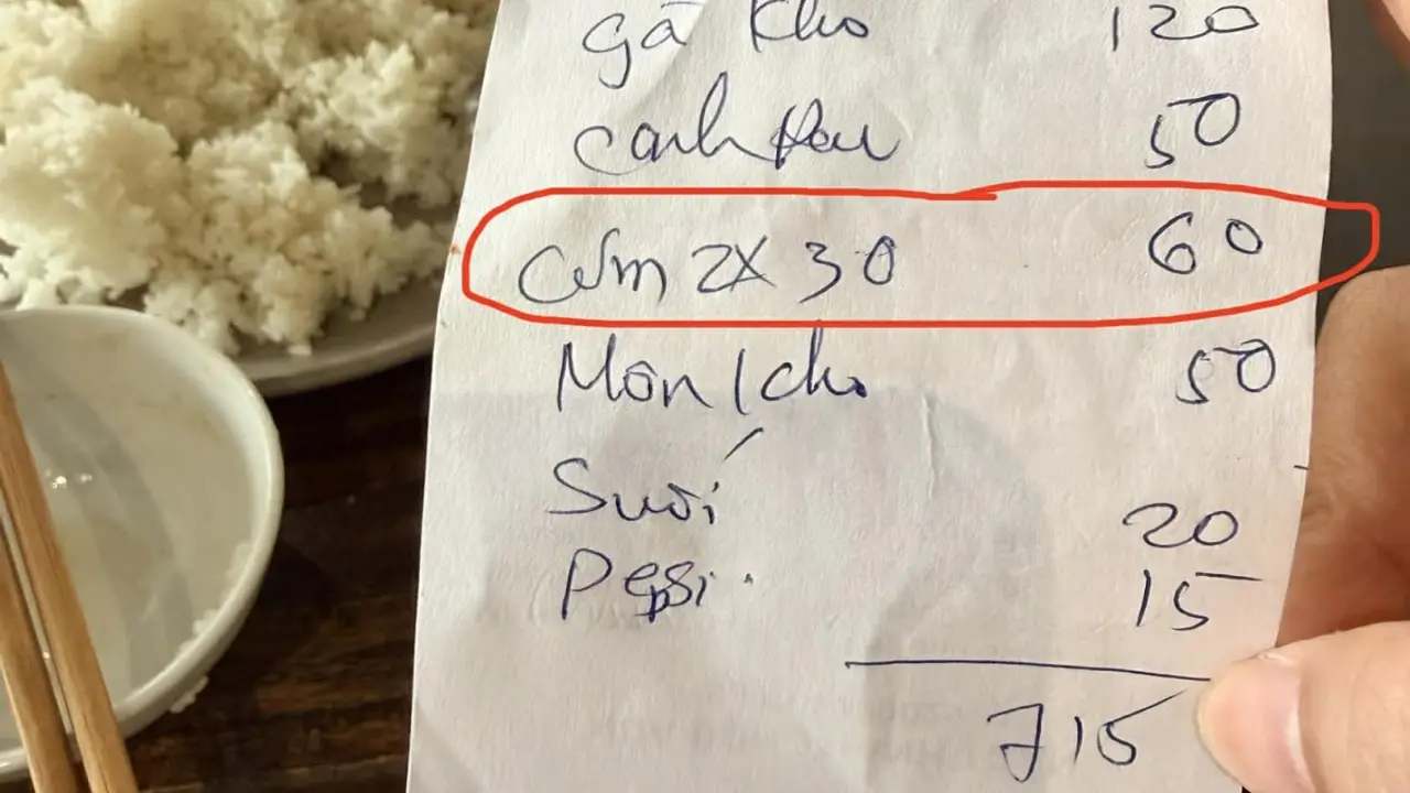 Kiểm tra quán ăn ở Huế bị kêu bán đĩa cơm trắng 30.000 đồng