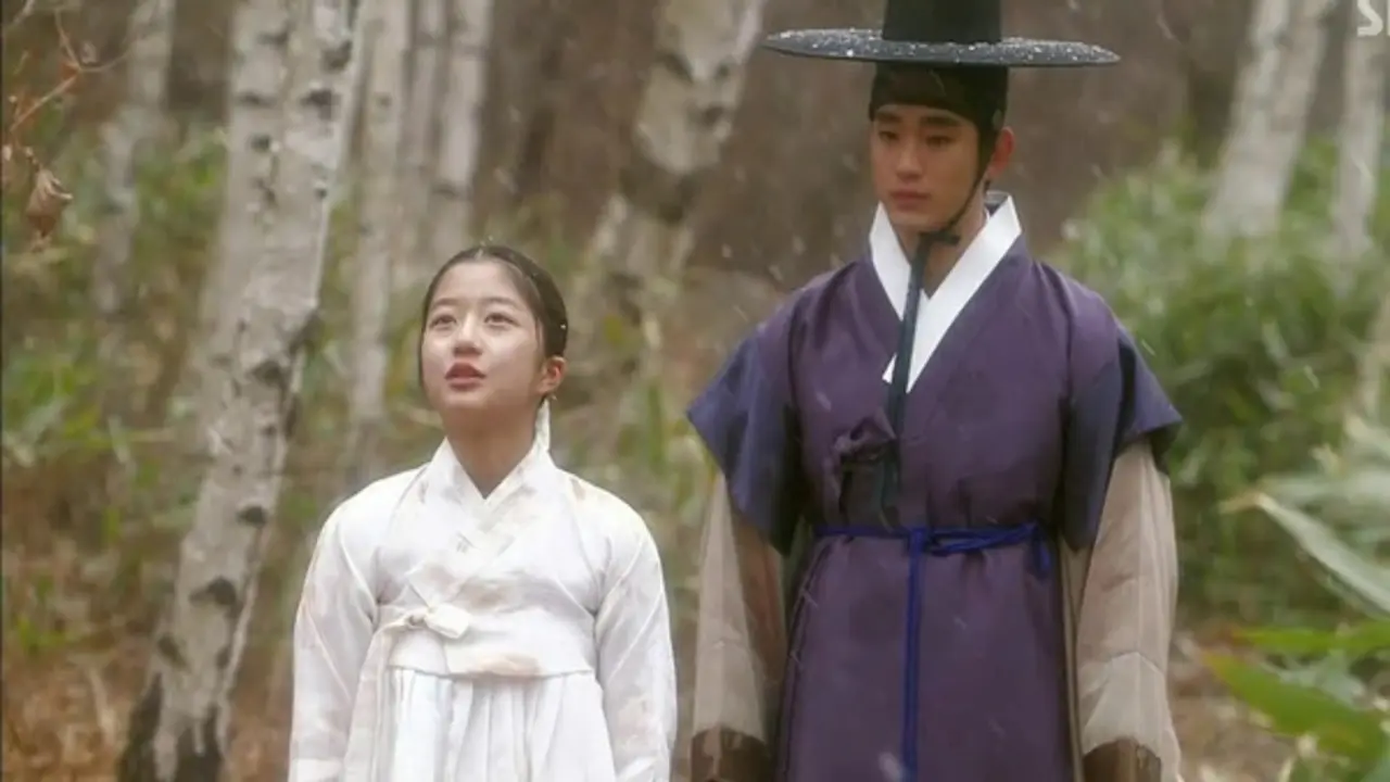 Kim Soo Hyun bị 'đào lại' loạt phát ngôn kém duyên với bạn diễn chưa thành niên