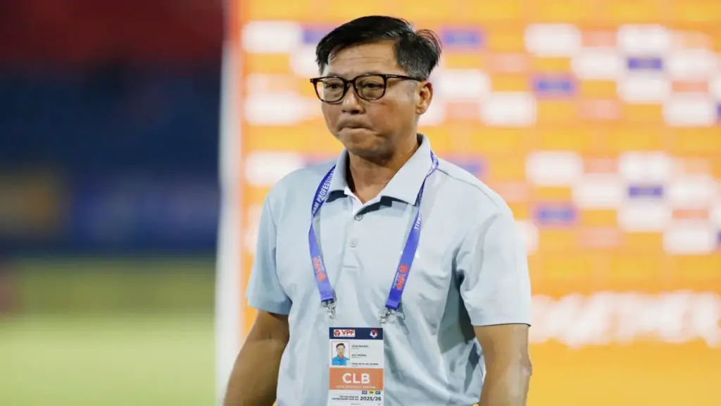 Kỷ lục: 15 HLV mất việc ở V-League 2025-2026