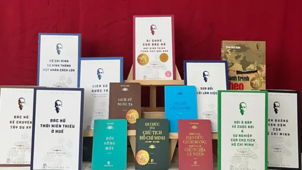 Kỷ niệm ngày sinh Bác Hồ, nhìn lại những tựa sách 'vạn bản' về Bác