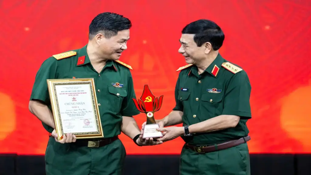 Kỹ sư điện đưa thơ Tố Hữu vào bài viết về bảo vệ nền tảng tư tưởng của Đảng