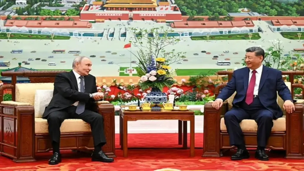 Lãnh đạo Trung Quốc và Nga trà đàm, thảo luận những vấn đề quan trọng nhất