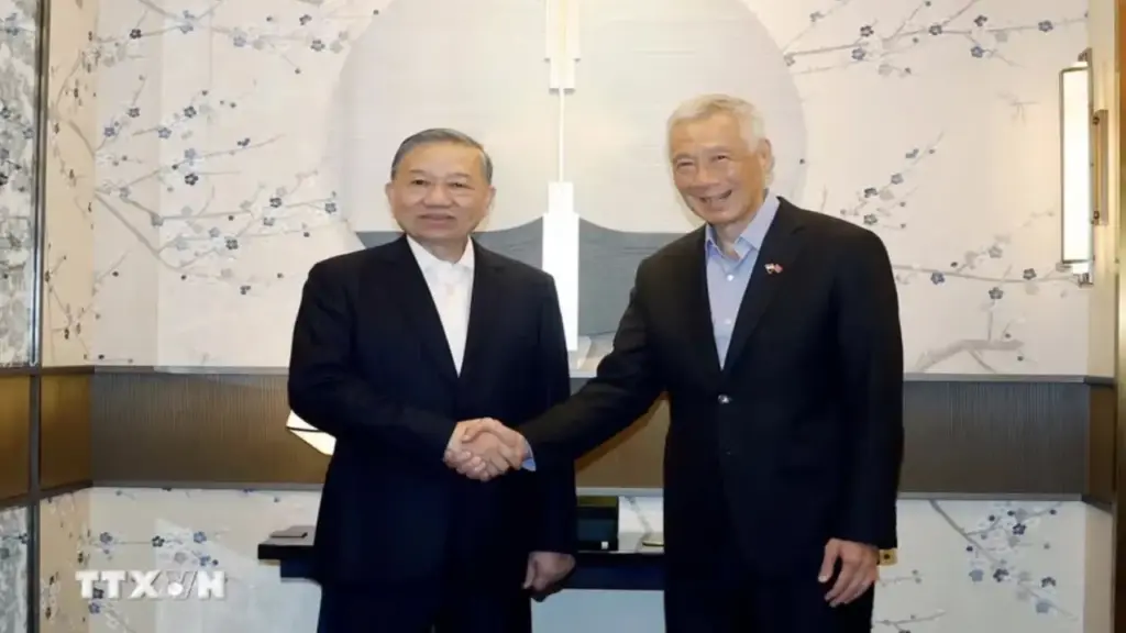 Lãnh đạo Việt Nam - Singapore khẳng định quan hệ hình mẫu hợp tác trong ASEAN