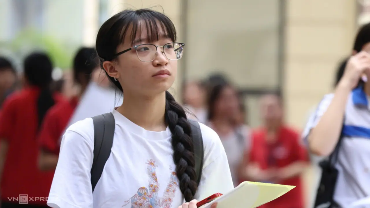 Lời giải đề Toán vòng 1 thi lớp 10 chuyên Khoa học Tự nhiên