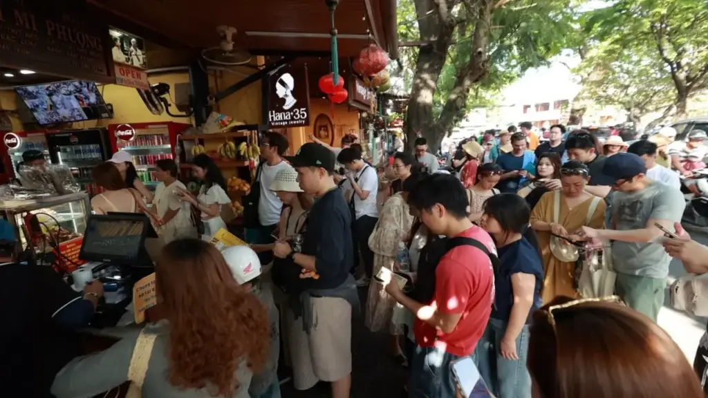 Lý do 'chặt chém' mùa cao điểm vẫn còn đất sống