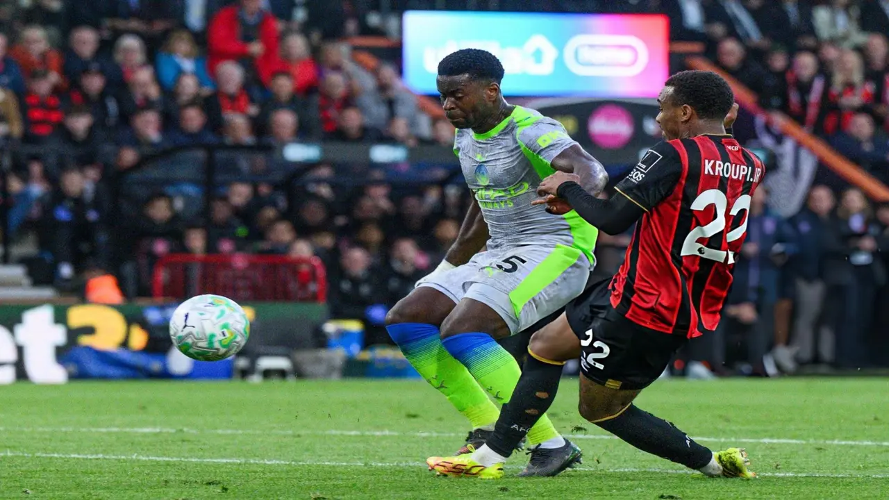 Man City hòa Bournemouth, Arsenal chính thức vô địch Ngoại hạng Anh