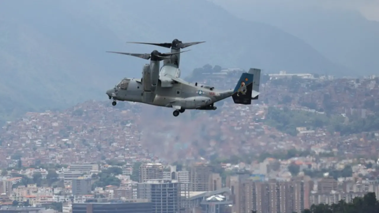 Máy bay quân sự Mỹ diễn tập giữa thủ đô Venezuela